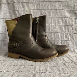 Teva De La Vina low boots